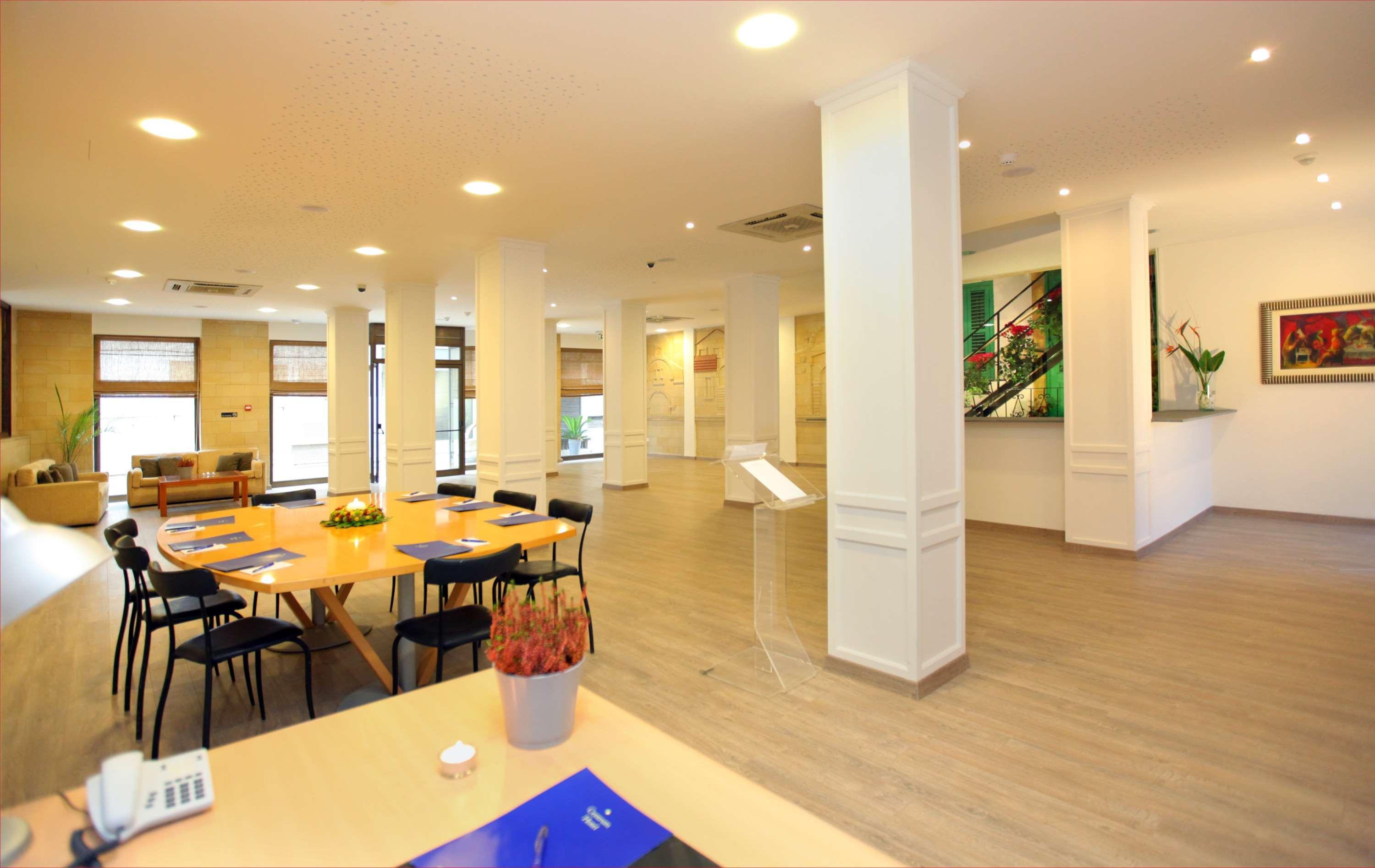Centrum Hotel - City Center Nikosia Bagian luar foto