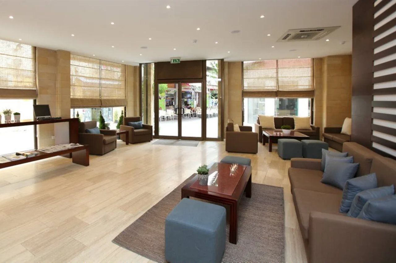 Centrum Hotel - City Center Nikosia Bagian luar foto